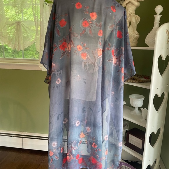 Floral Sheer Kimono OS Plus Side - Picture 2 of 3